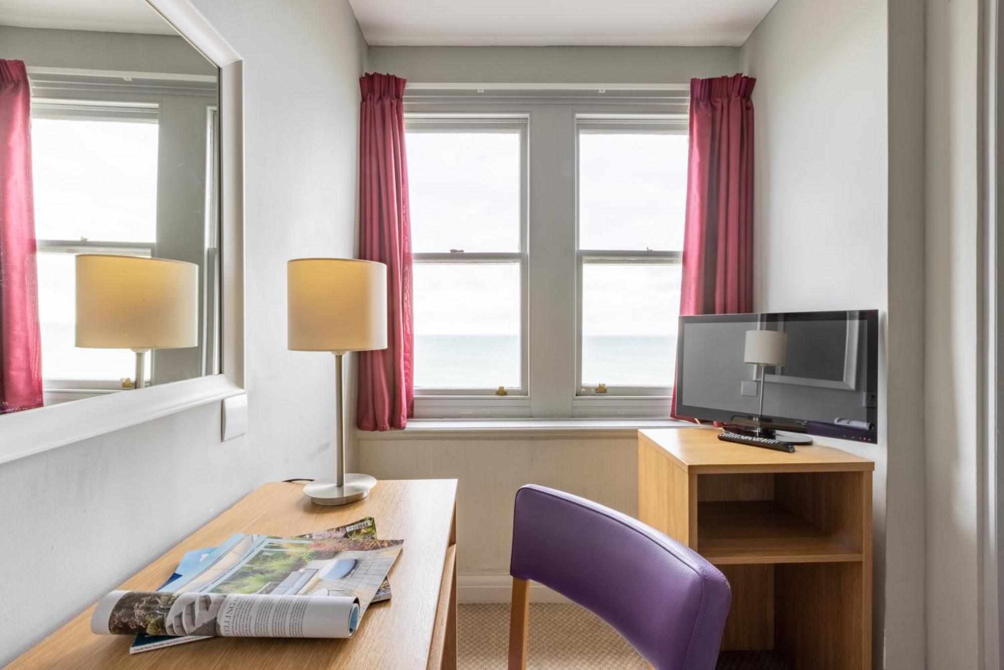 The Burlington Hotel Истборн Екстериор снимка