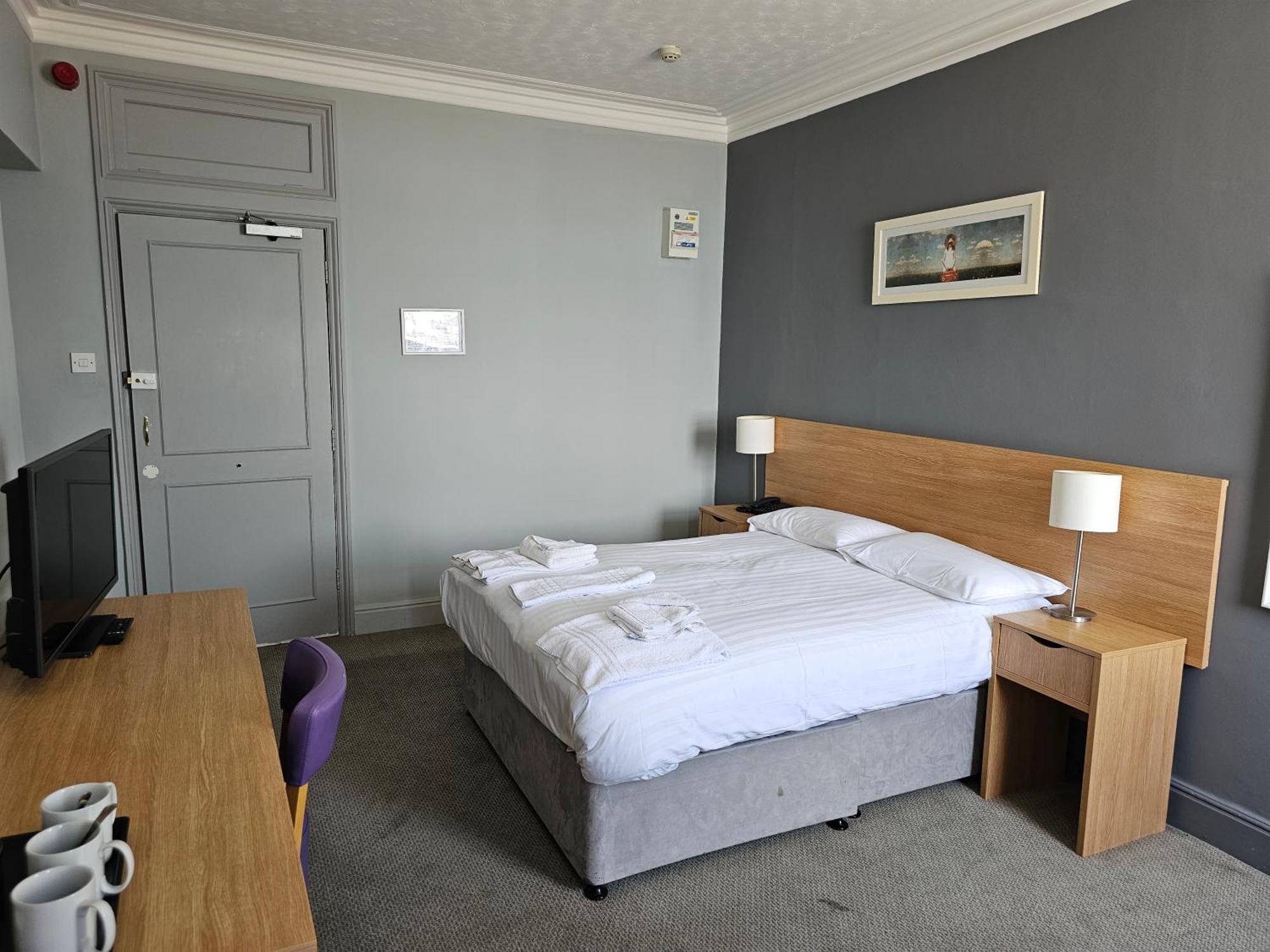The Burlington Hotel Истборн Екстериор снимка
