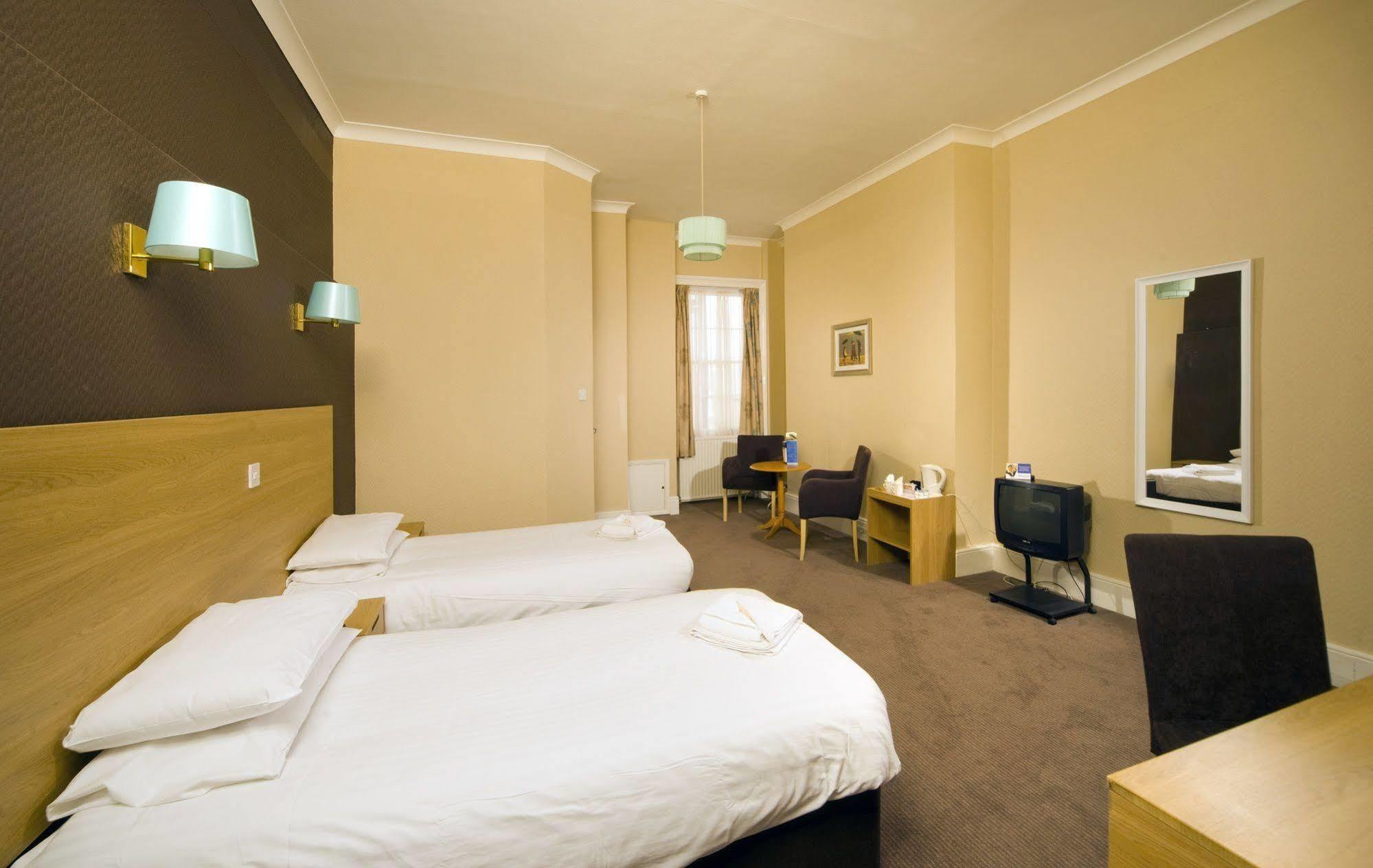 The Burlington Hotel Истборн Екстериор снимка